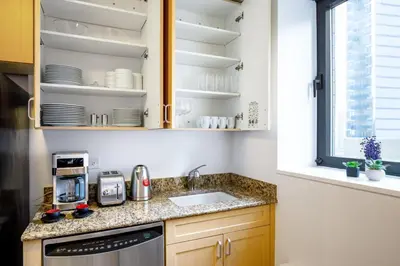 Gallery image of 1BR nr Times Sq w Indoor rooftop Gym NYC-141 in New York