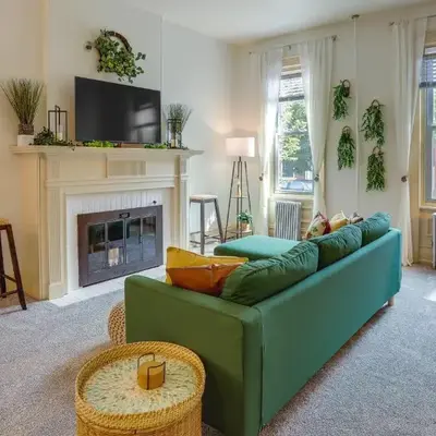 Walk to Restaurants and Shops Apt in Pennsylvania!