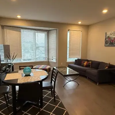 Modern 2BR 2BA Apartment with rooftop in Brewerytown