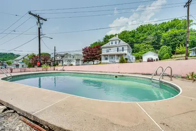 Gallery image of Condo Rental with Pool Access about 11 Mi to Allentown! in Hollo