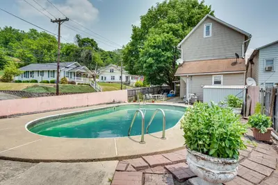 Gallery image of Condo Rental with Pool Access about 11 Mi to Allentown! in Hollo