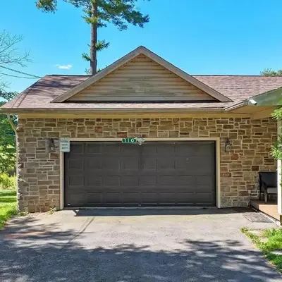 Luxury Lake Front Camelot Villa