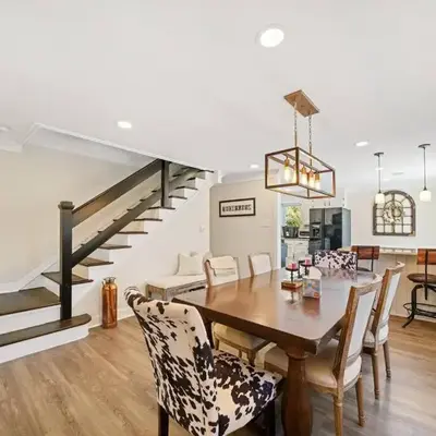 1255 Ashbridge