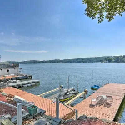Spacious Lakefront House With a Private Dock