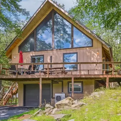 Poconos Chalet newly renovated