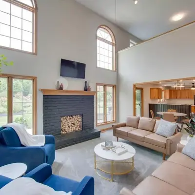 Game Room and Covered Patio Hummelstown Hideaway