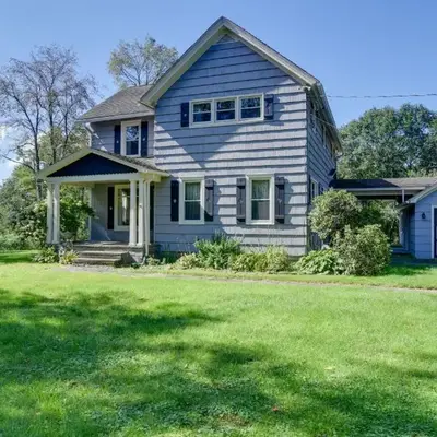 Rustic Bainbridge Retreat with Spacious Yard!