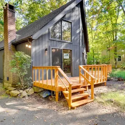 Community Beach Access Modern Poconos Cabin!