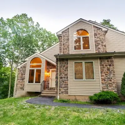 Harmony Hill Stylish 4bd Mountain Retreat