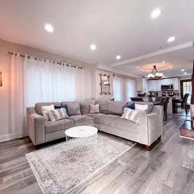 Cheerful & Modern Home w/ a Walkout Deck Area
