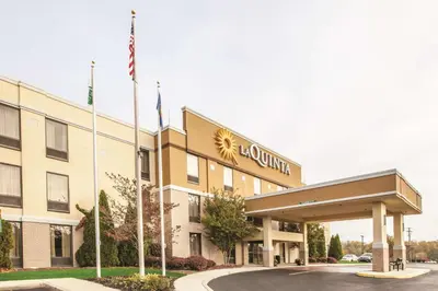 a rendering of the lobby of a hotel at La Quinta by Wyndham Mechanicsburg - Harrisburg in Mechanicsburg