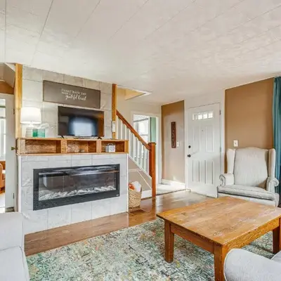 Quiet Port Royal Home with Deck