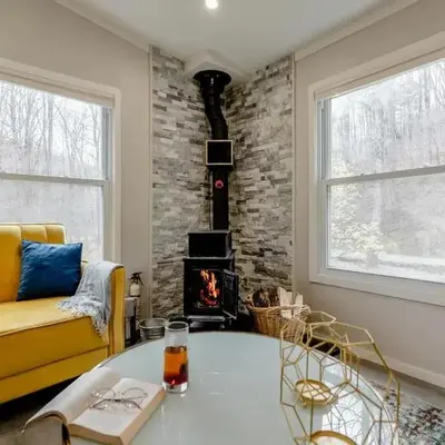 EV Serene Modern Cozy Waterfront Fireplace Cottage