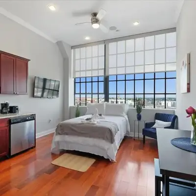 XL Studio - Luxury Studio Near Center City