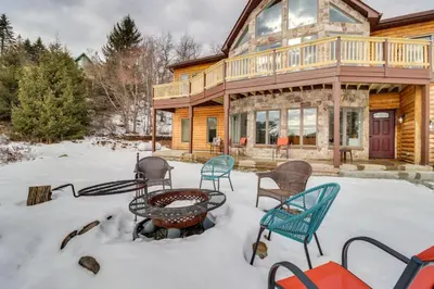 Gallery image of Deck and Lake View Spacious Long Pond Home! in Long Pond