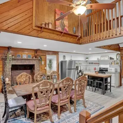 Log Cabin and Guest House Sleeps 18 2 Game Rooms