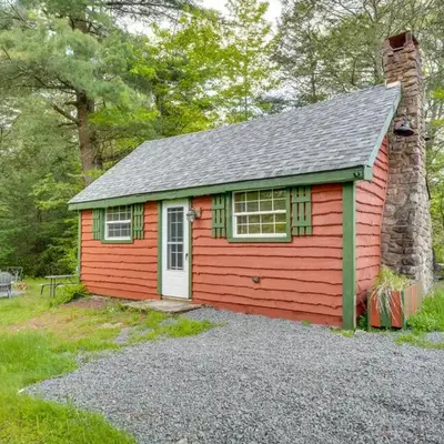 4 Mi to Big Boulder The Cozy Cabin on 8 Acres!