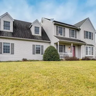 4 Mi to the Amish Village Spacious Home with Deck!