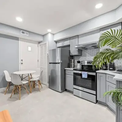 Cozy Apt in Center City!