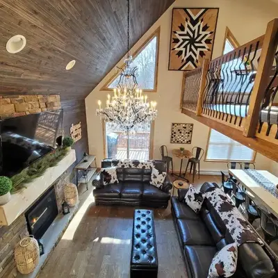 Swept Away Chalet - Luxurious NEW 6 BR Home Sleeps 16 Hot Tub Linens and Towels