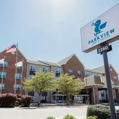 Parkview Inn & Suites