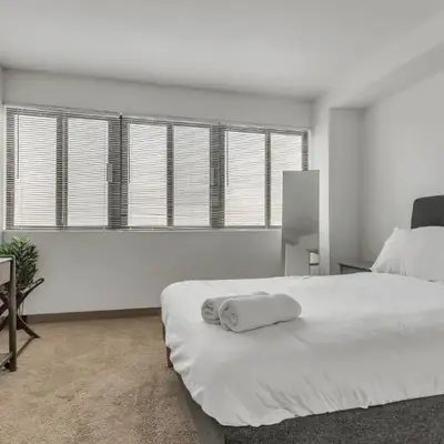 PP 2114 Professional 2br apt