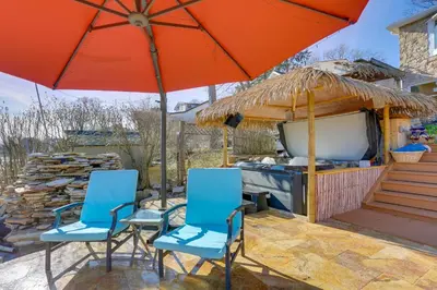 Gallery image of Greenwood Lake Cottage with Shared Dock and Hot Tub! in Hewitt