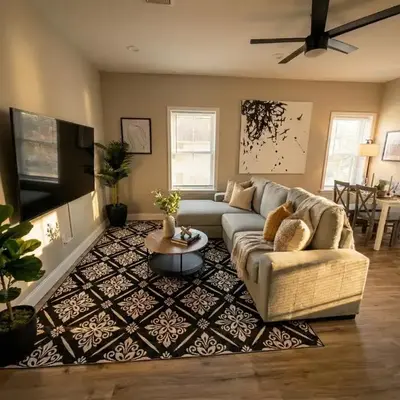 The loft at Park Place - 3rd floor walk up King and Queen beds fast WIFI and free coffee
