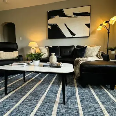 Modern Cozy walk up with King Bed