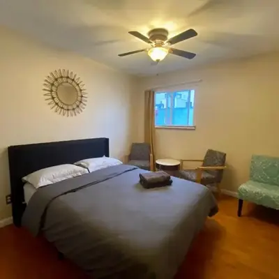 Historic Townhouse Oasis with En-suite Bathroom