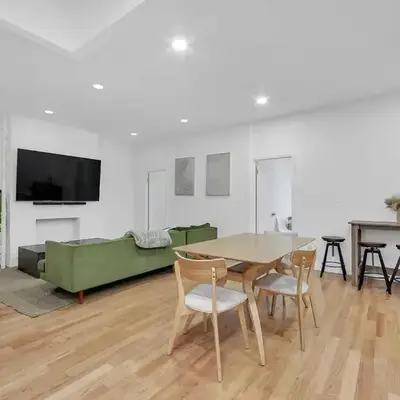 51-1A Renovated 3br 2bath Prime soho