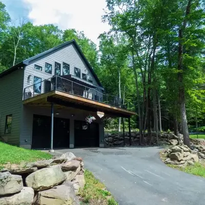 Modern Chalet with Hot Tub and Lake Access