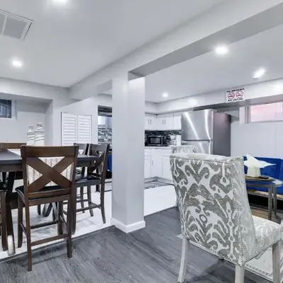 Newark 4BR Getaway Free Parking & City Access