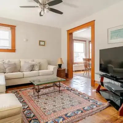 Victorian Home Sleeps 10 Fenced 4BR Full Kitchen Steps2 YCP