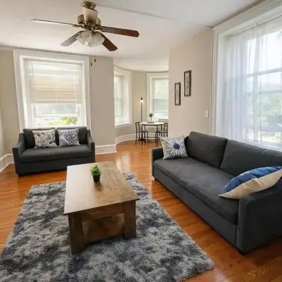 Stylish & Charming 2BR Monthly Discount