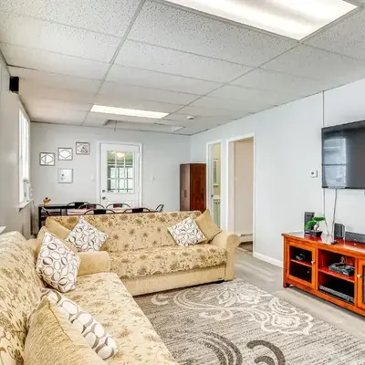 Cozy Keansburg Cottage Walk to Beach and Boardwalk!