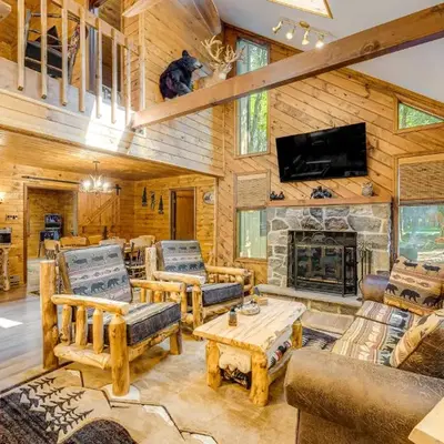 Game Room and Hot Tub Pine Bear Pocono Lake Cabin