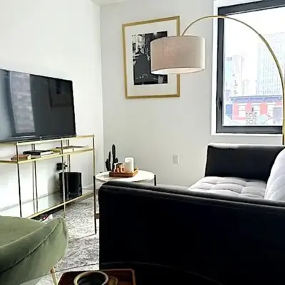 Huge Modern 2 bedroom in Little Italy