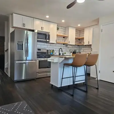 Cozy & Modern 3-Bed Retreat - 8 Mins to Bridge St