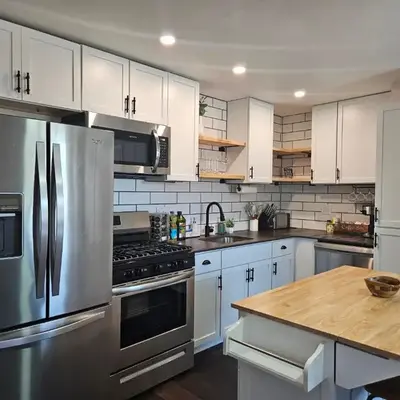 Rustic & Renovated 3 Bed - 8 Min Walk to Bridge St