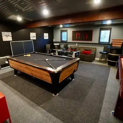 Big Blue Lake House complete with Game Room