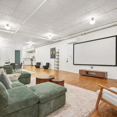 Massive SoHo Loft 4 Bedrooms 2 Bath 8 beds