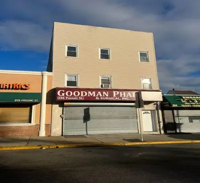 Gallery image of 2BR Apartment With Easy Access to NYC in Passaic