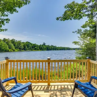 Private Hot Tub Lakefront Poconos Home!