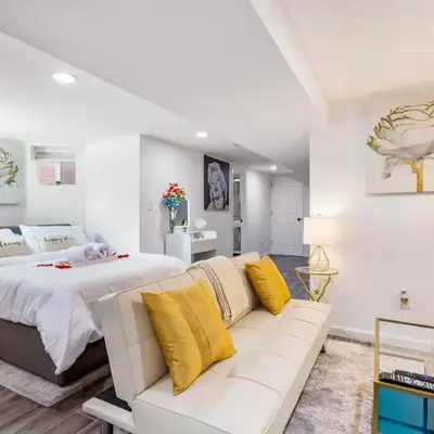 Luxury Suite by Prudential Ctr & 7min to EWR Airpt