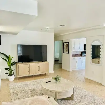 Cozy Evergreen Apartment by Newark Airport