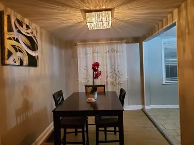 Gallery image of Serenity Room by the Airport - Shared space in Collingdale
