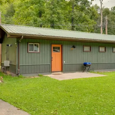 Deluxe Cabin G 9 Mi to Worlds End State Park!