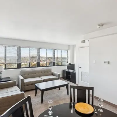 PP 2401 Modern Corporate 2br Suite pool