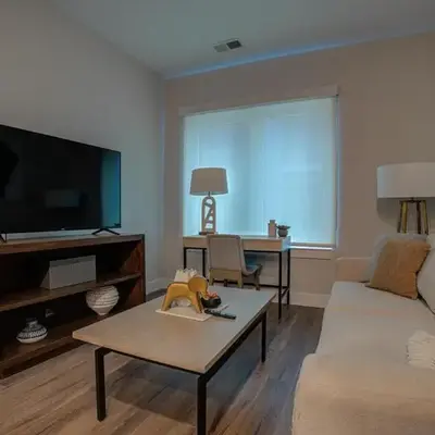 Landing at Hagert and York 1 Bedroom in East Kensington